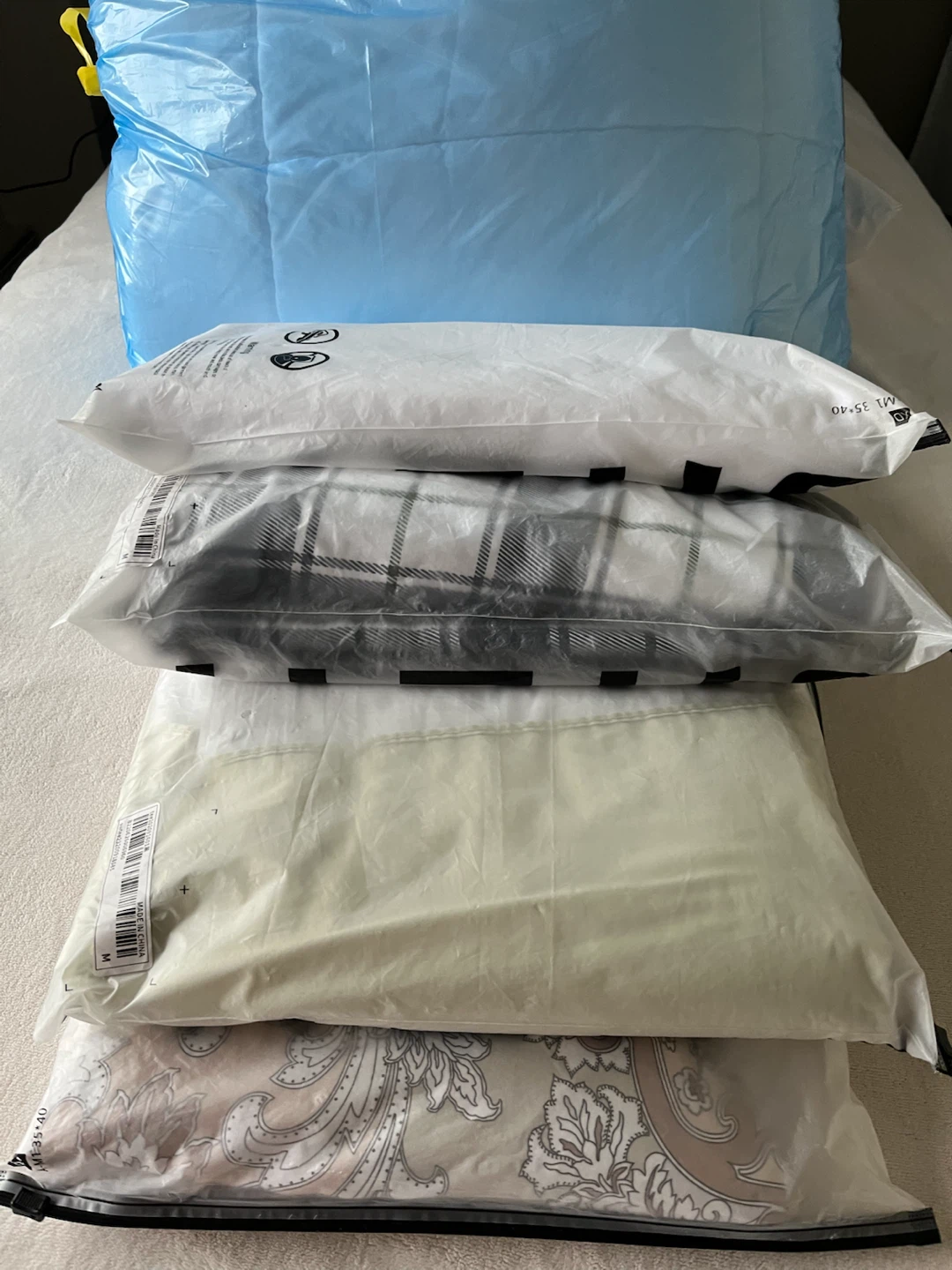 Complete twin bed and Beddings - photo 3