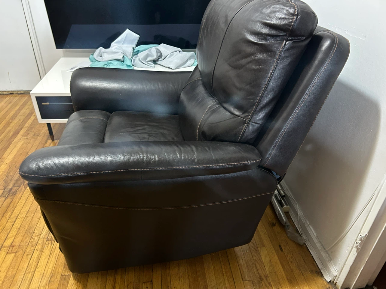 Brown Leather Recliner Chair - photo 2