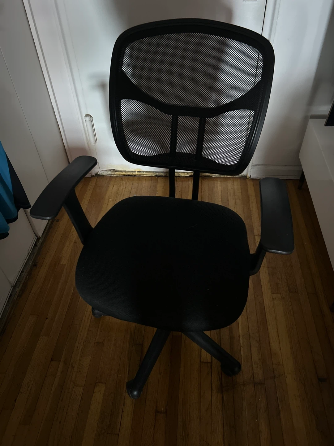 Black Mesh Office Chair - photo 3
