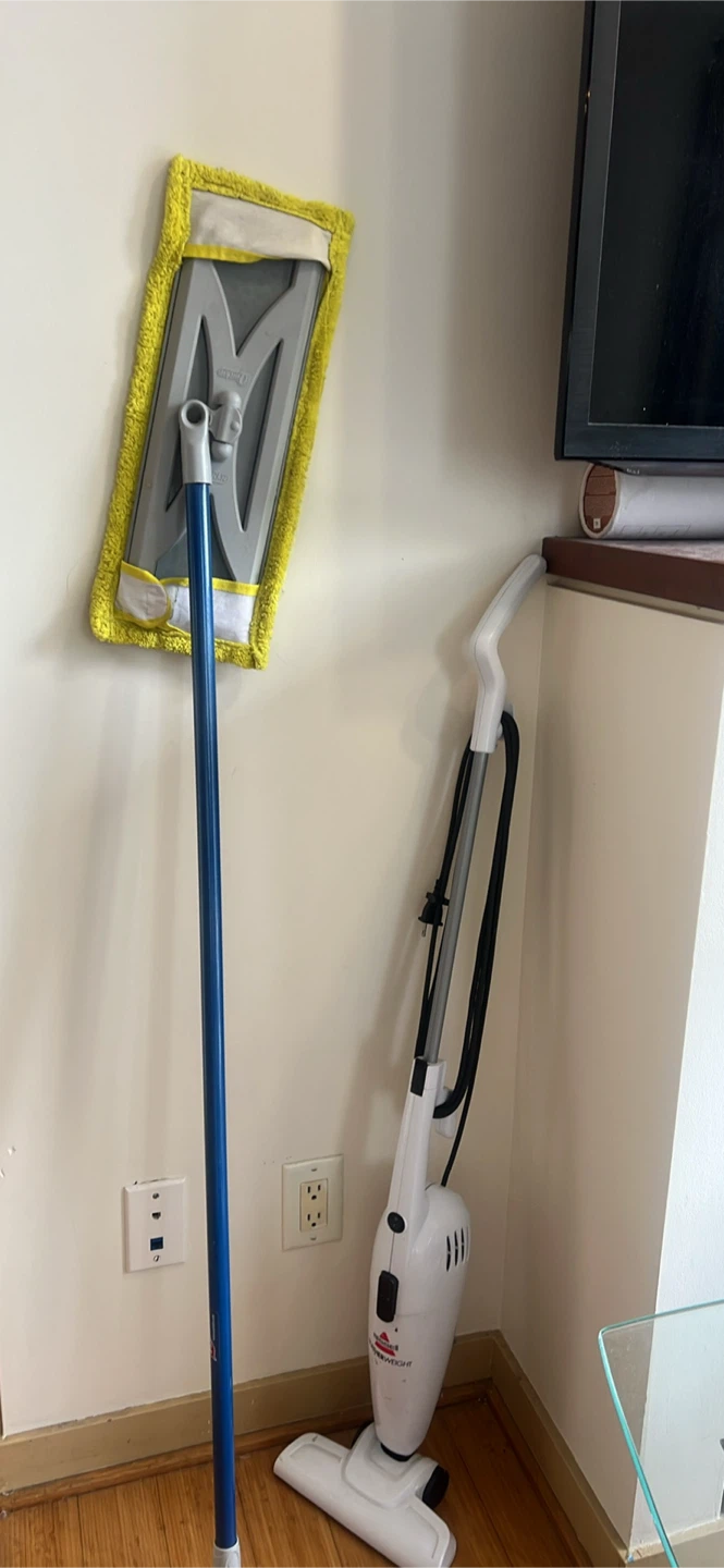 Bissell Featherweight Stick Vacuum - photo 2