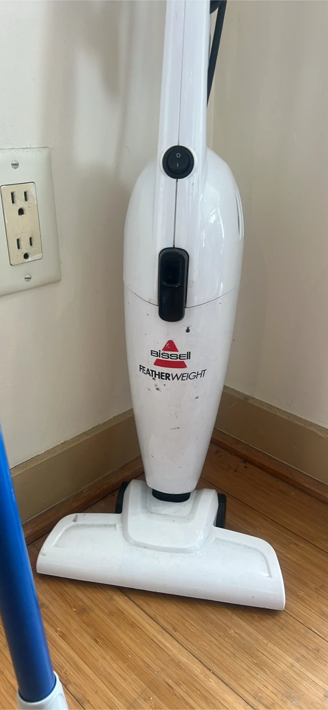 Bissell Featherweight Stick Vacuum - photo 3