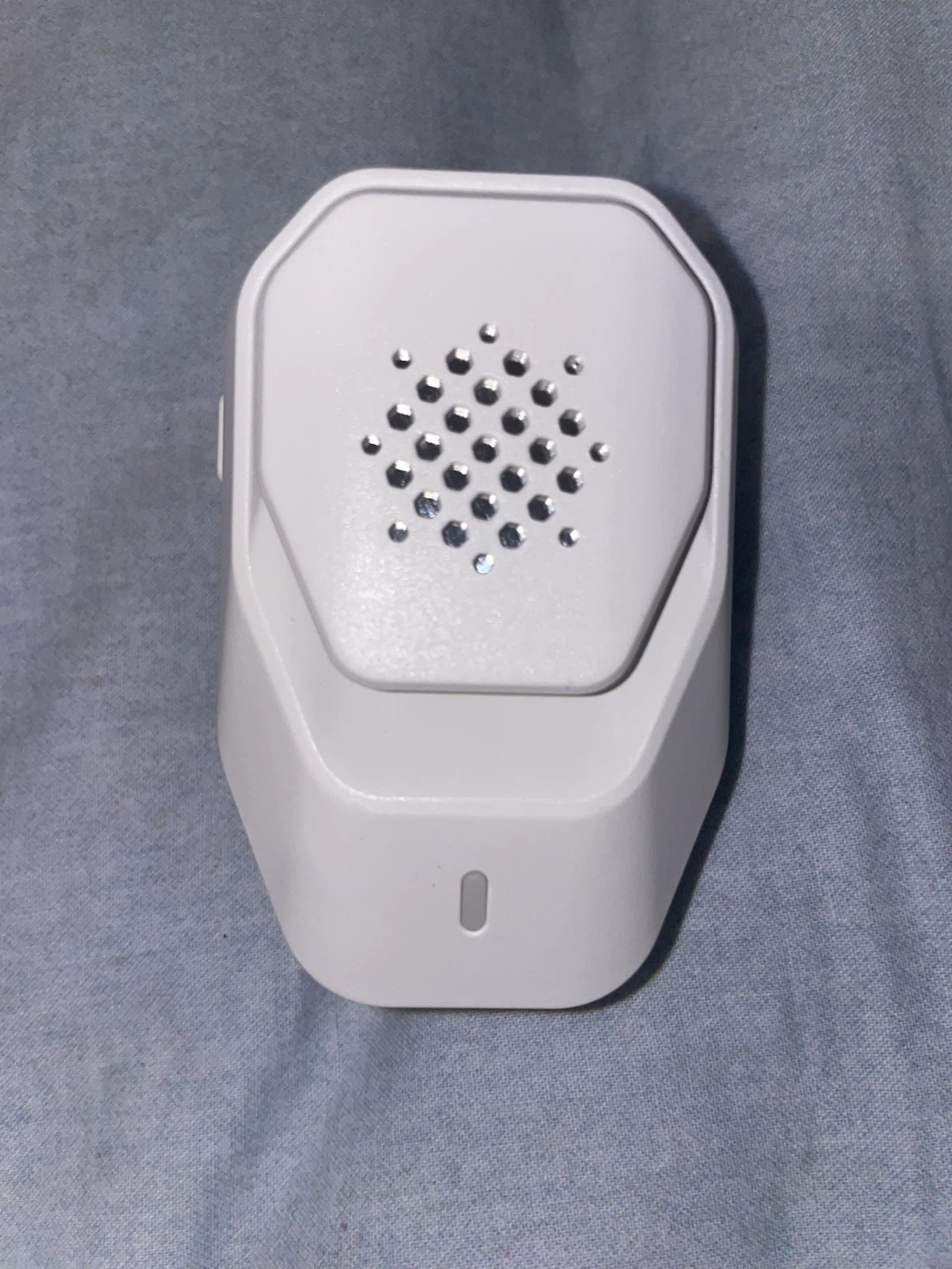 Electronic Ultrasonic Rodent and Pest Repeller 6-pack - photo 2