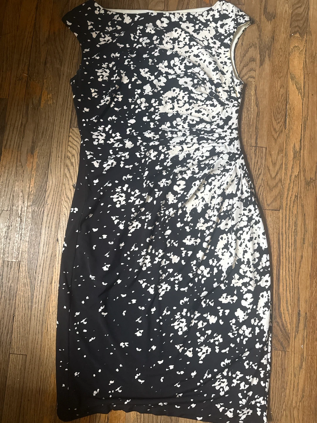Chaps Sleeveless Ruched Sheath Dress Black White Print