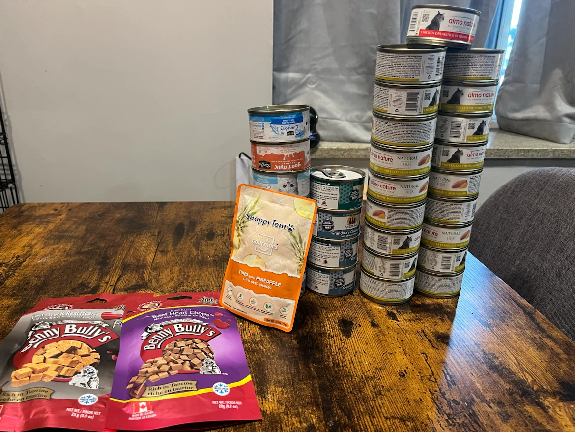 Cat Food Good Quality Cans.