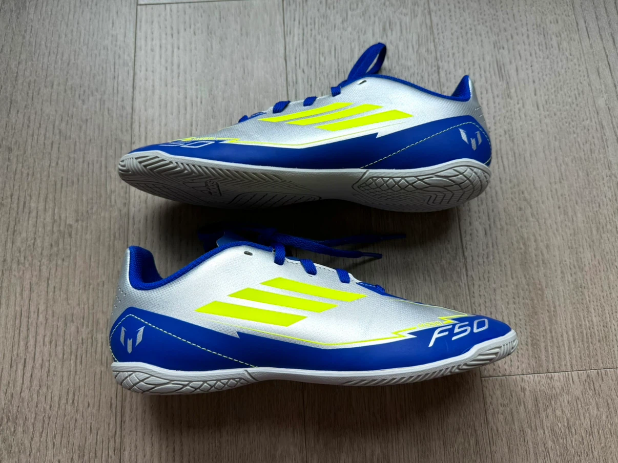 NEW Adidas F50 Messi Club Kids Futsal - Size US 5.5