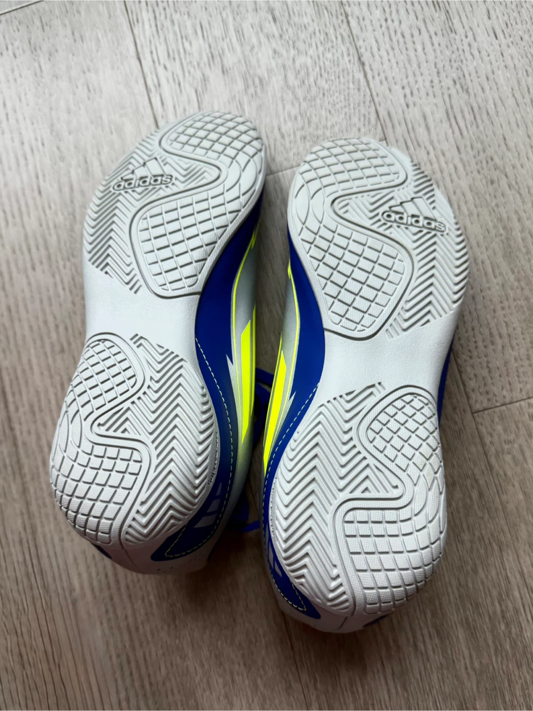 NEW Adidas F50 Messi Club Kids Futsal - Size US 5.5 - photo 2