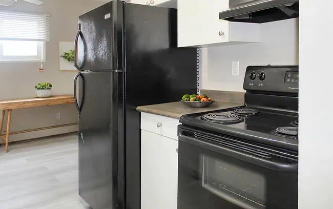 2-Bedroom Home | $1,100 | Utilities Included | Pet Friendly - photo 4