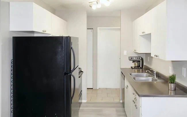 2-Bedroom Home | $1,100 | Utilities Included | Pet Friendly - photo 5