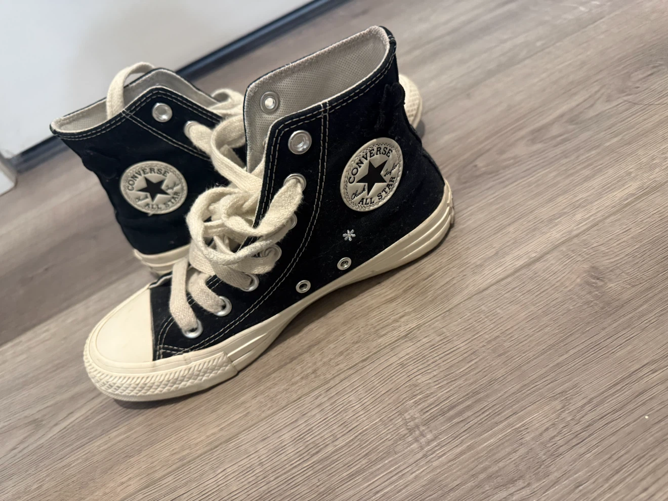 Converse High Tops (Size: 5.5) - photo 2