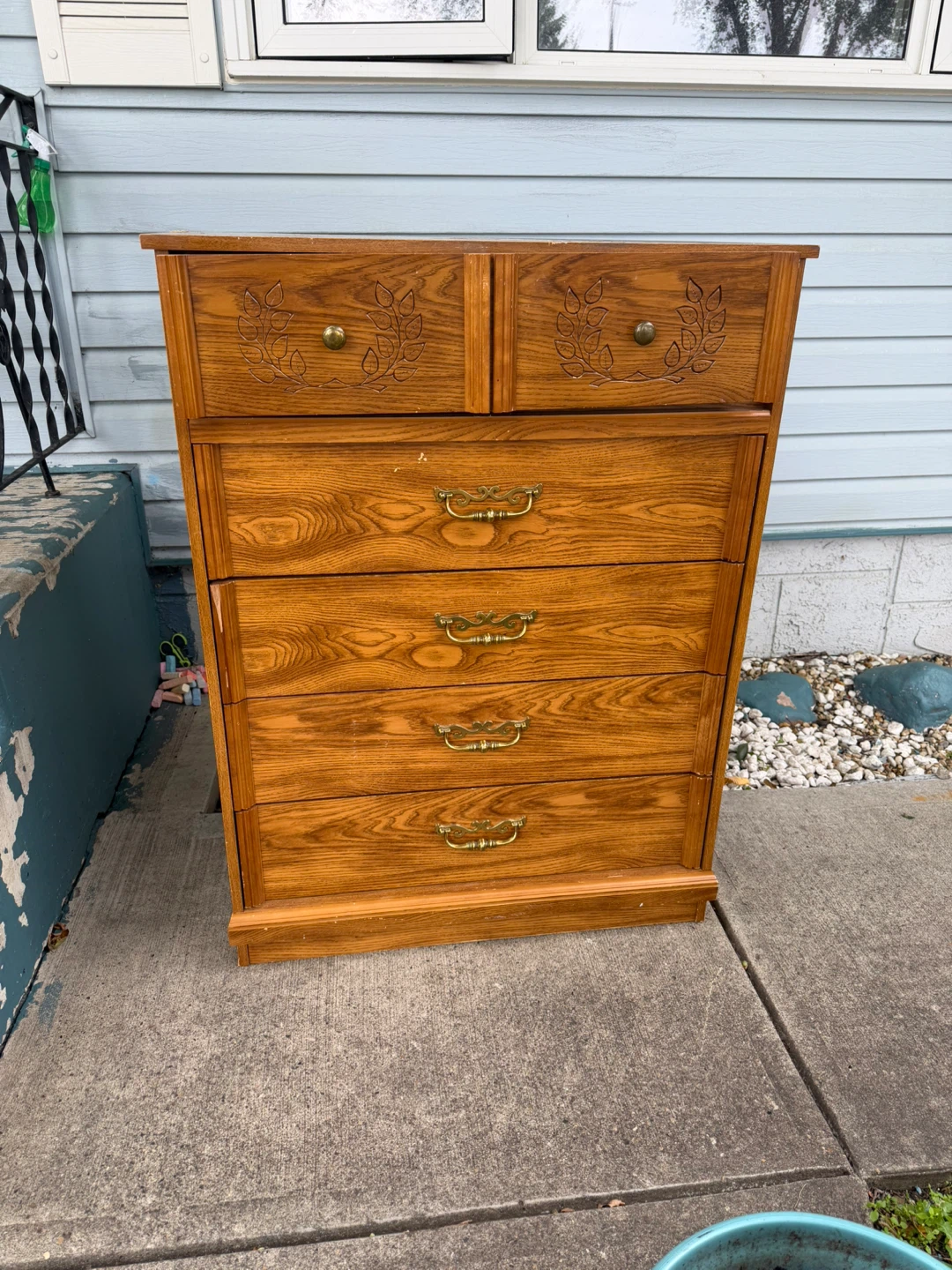 Wooden Dresser with 6 Drawers