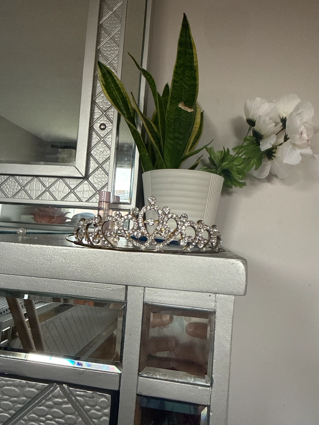 Sparkly Tiara with Rhinestones and Pearls - photo 4