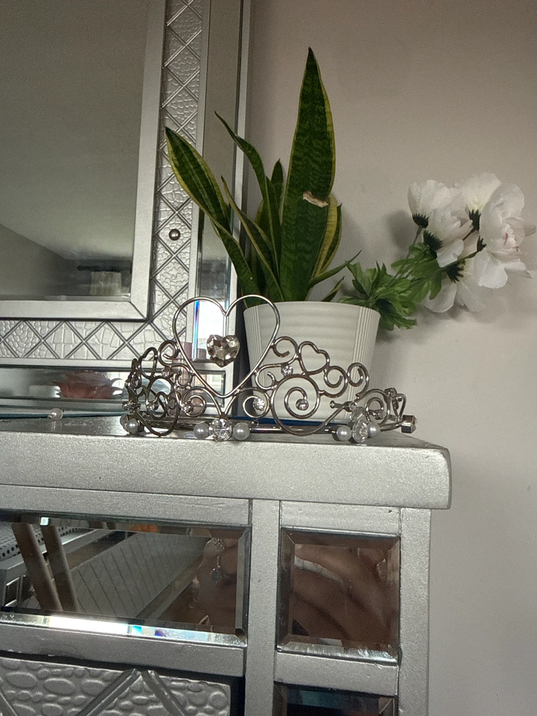Sparkly Tiara with Rhinestones and Pearls - photo 5