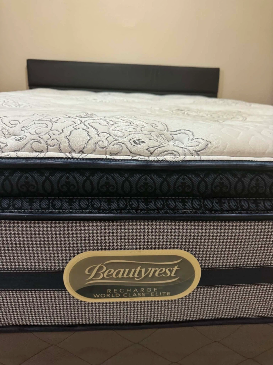 Queen size mattrasee