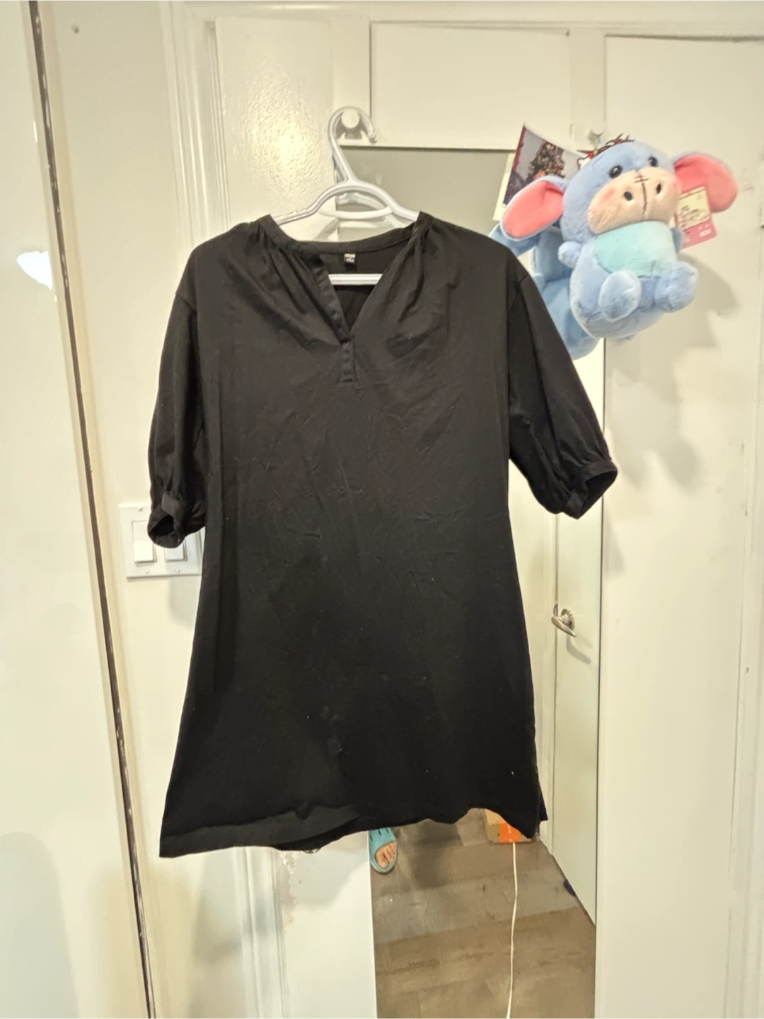 Black Uniqlo T-Shirt - photo 2