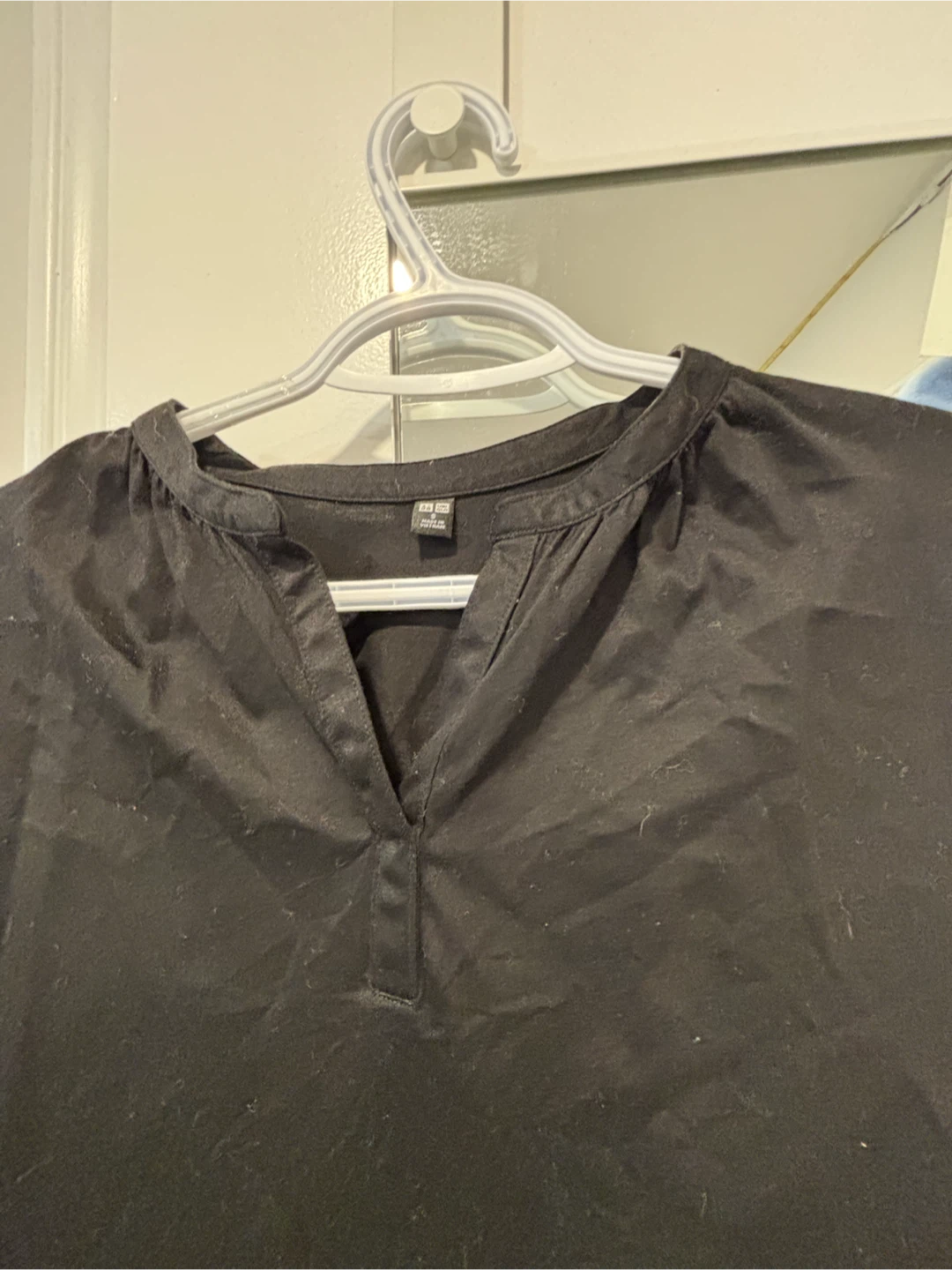 Black Uniqlo T-Shirt - photo 3