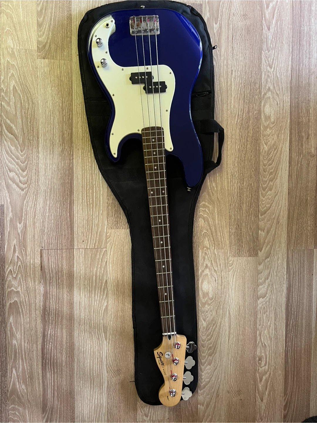 Squier P-Bass Electric Bass Guitar - photo 2