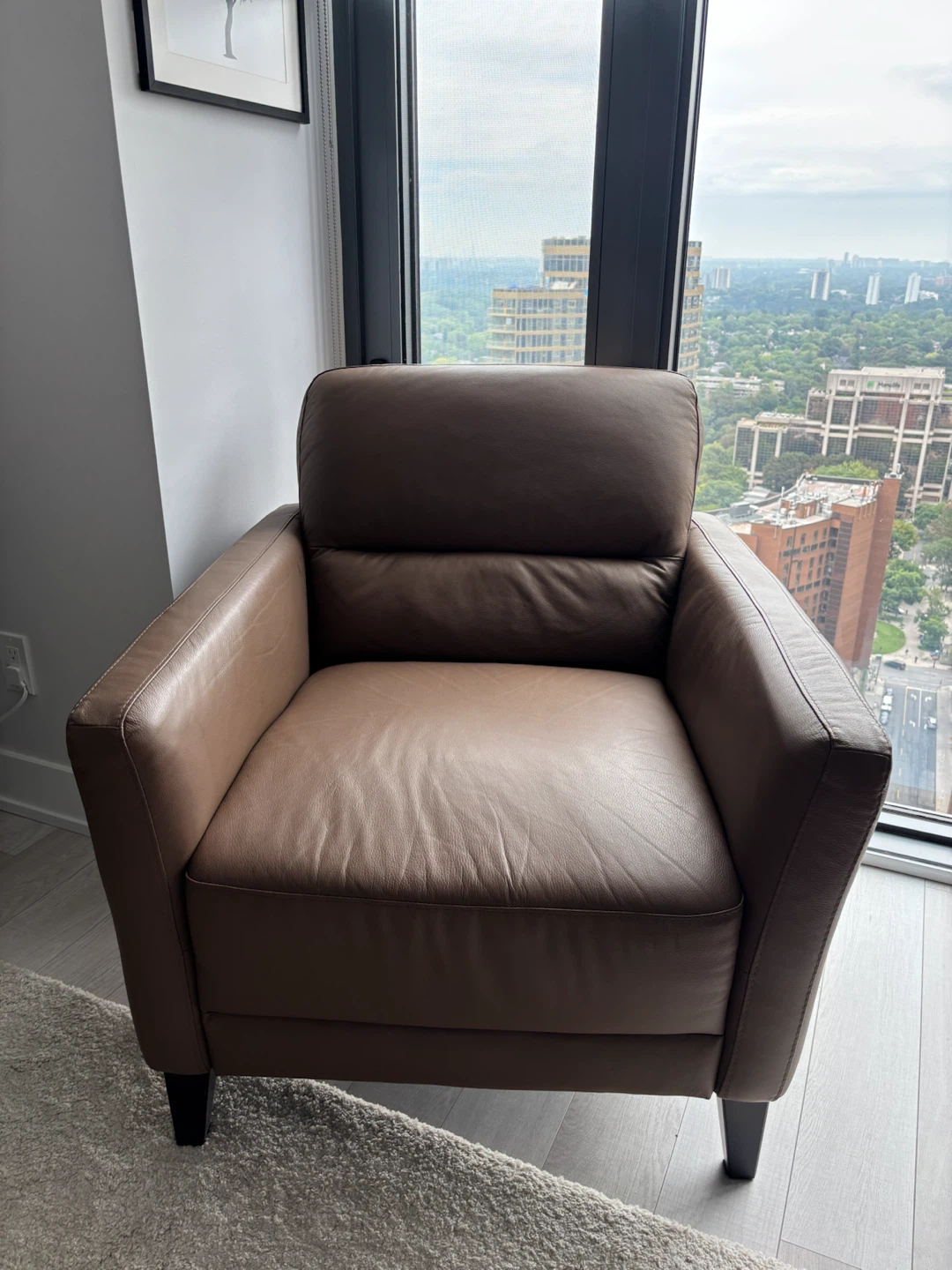 Real Leather Accent Chair from Hudson’s Bay - photo 5