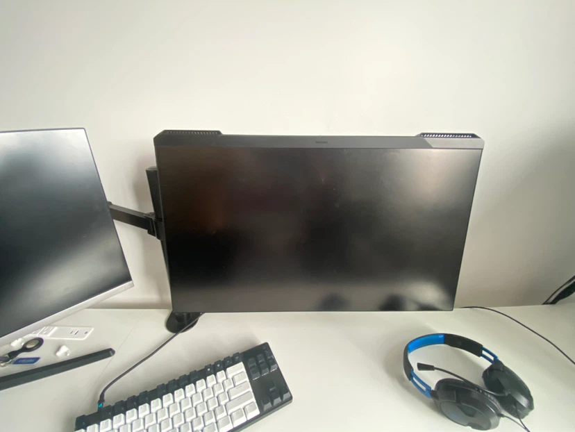 Samsung 165 Hz Montior