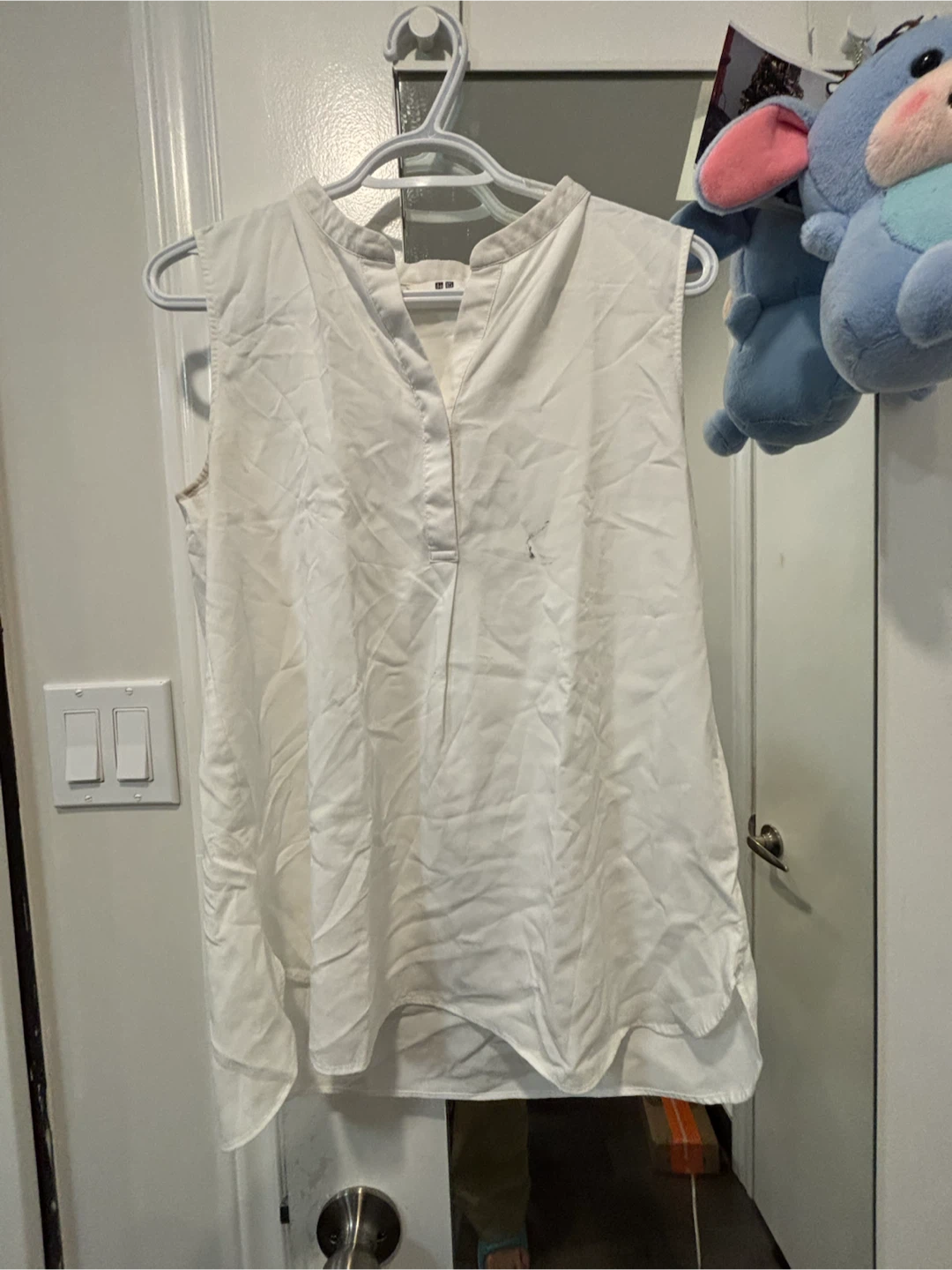 UNIQLO Sleeveless White Top