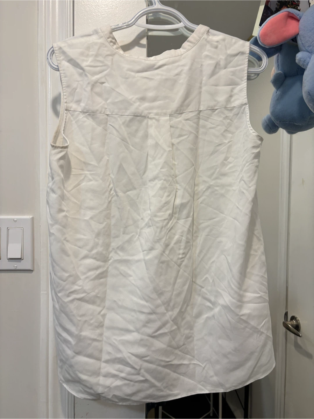 UNIQLO Sleeveless White Top - photo 3