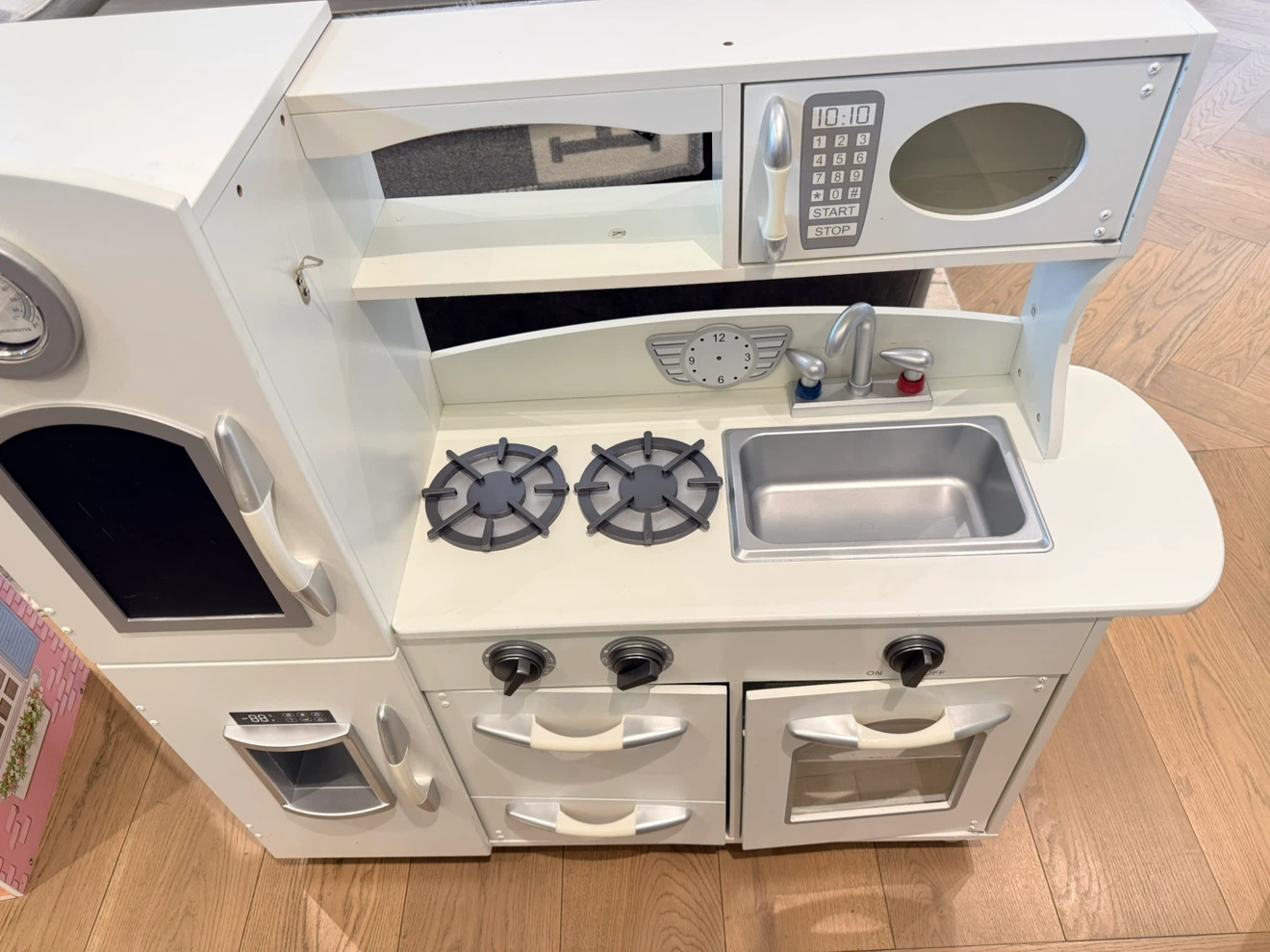Kid's Play Kitchen and Dollhouse