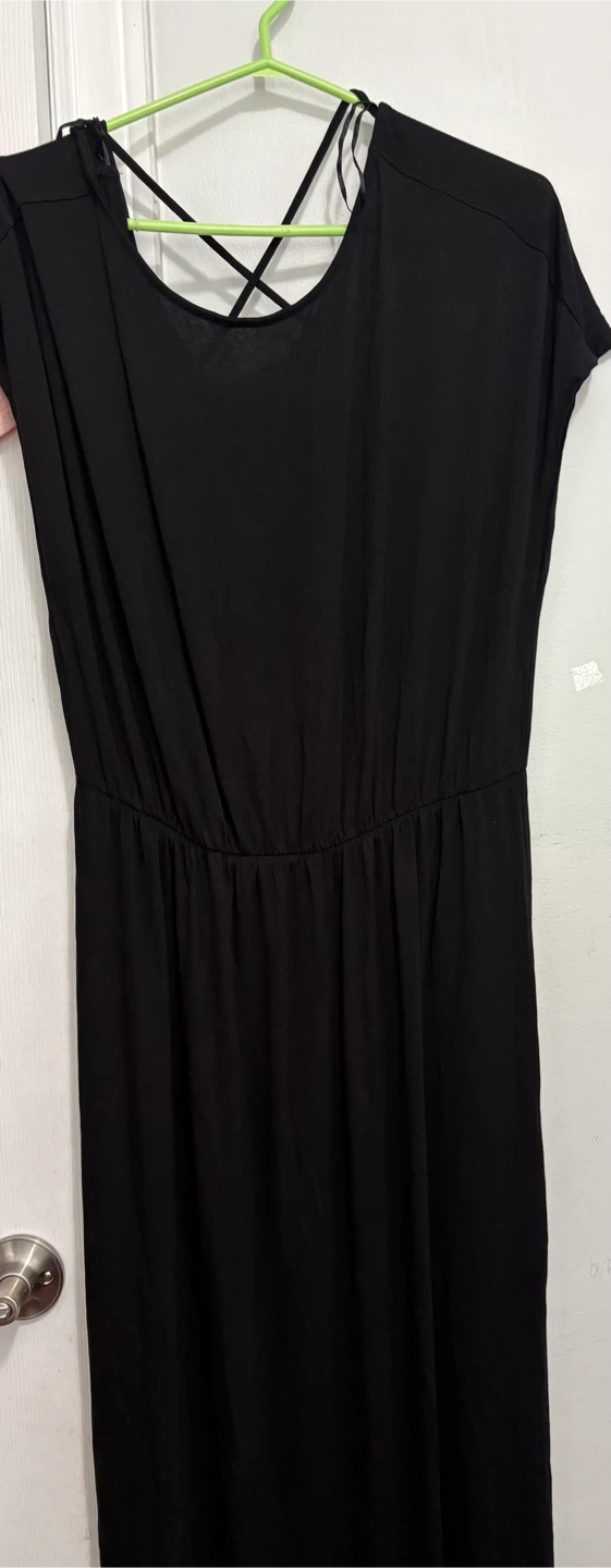 Black Crisscross Back Maxi Dress