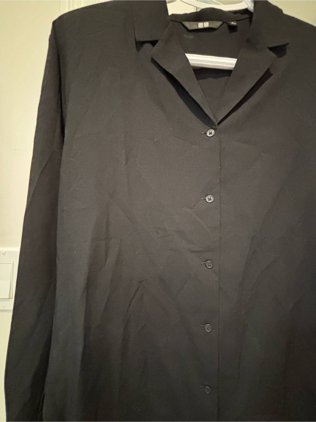 Uniqlo Black Button-Up Shirt - photo 3