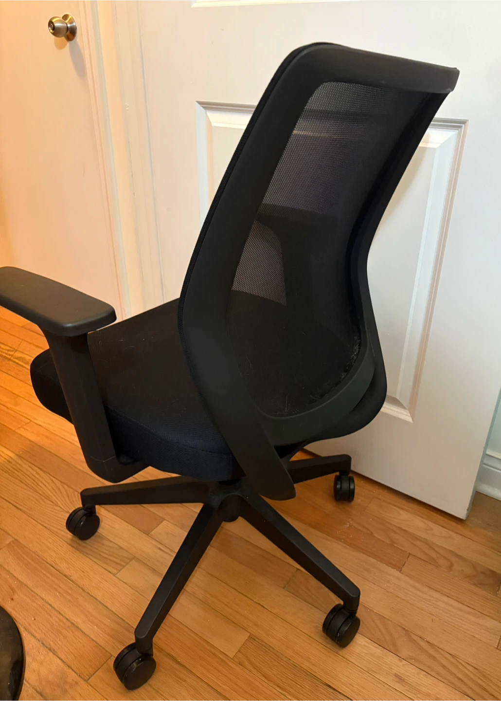 Black Mesh Office Chair - photo 3