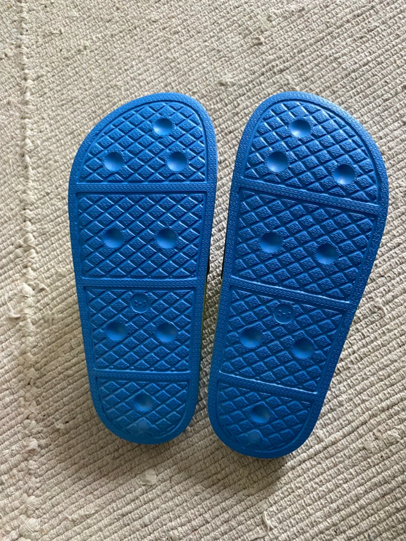 Youth slides - Size 2-3 - photo 2