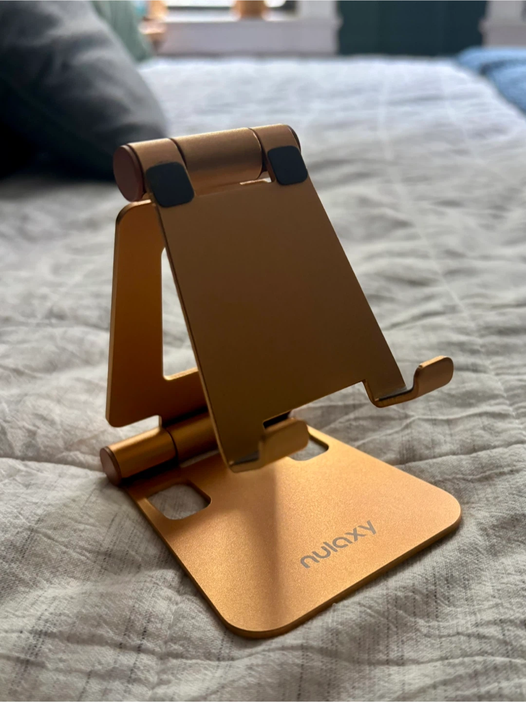 Collapsible Aluminum Phone Cradle