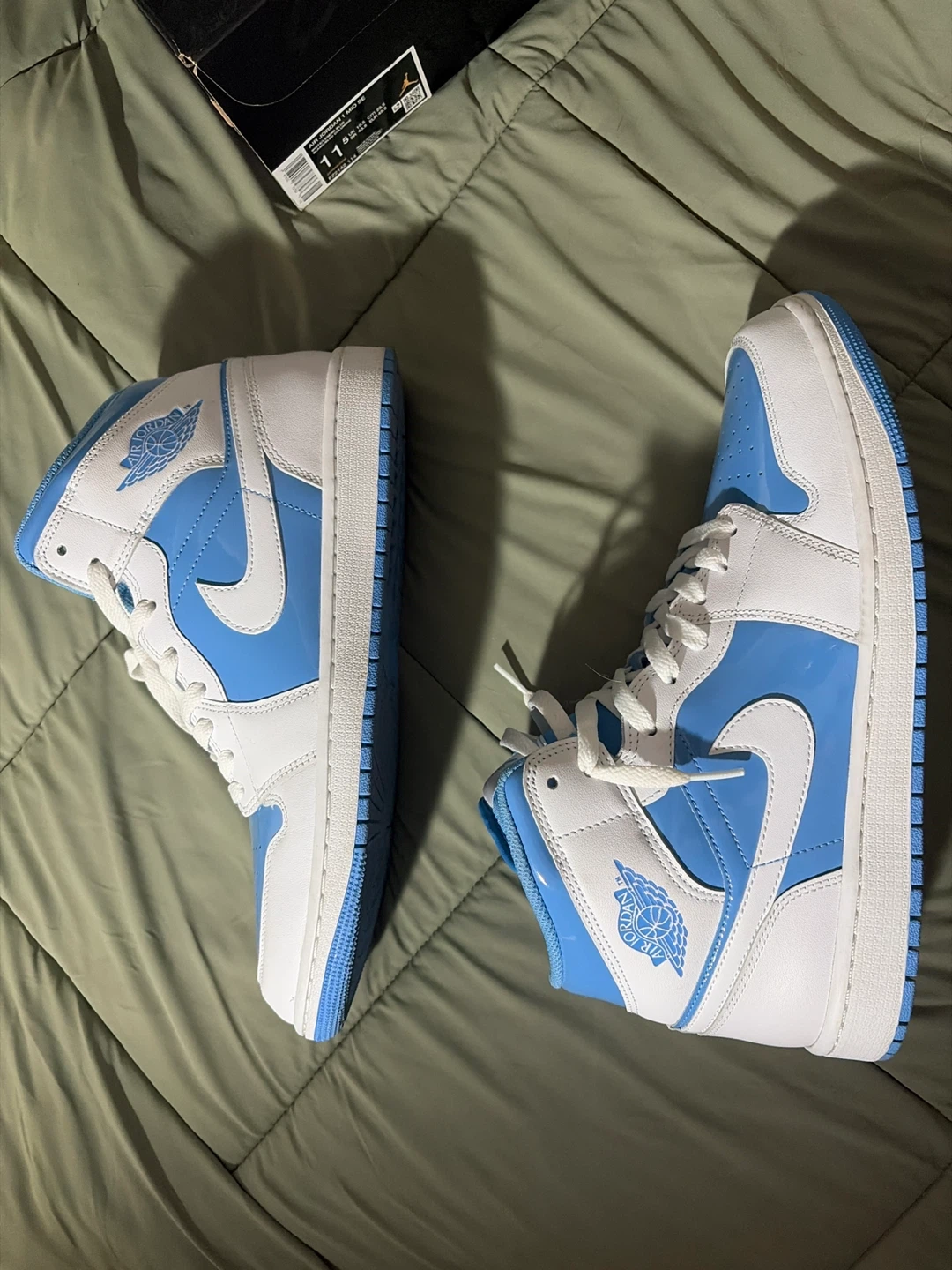 Air Jordan 1 Mid SE Sneakers