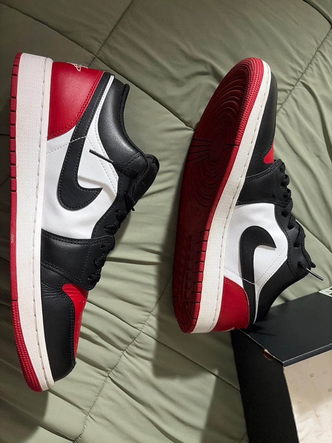 Air Jordan 1 Low "Chicago Black Toe" - Size 12 - photo 2