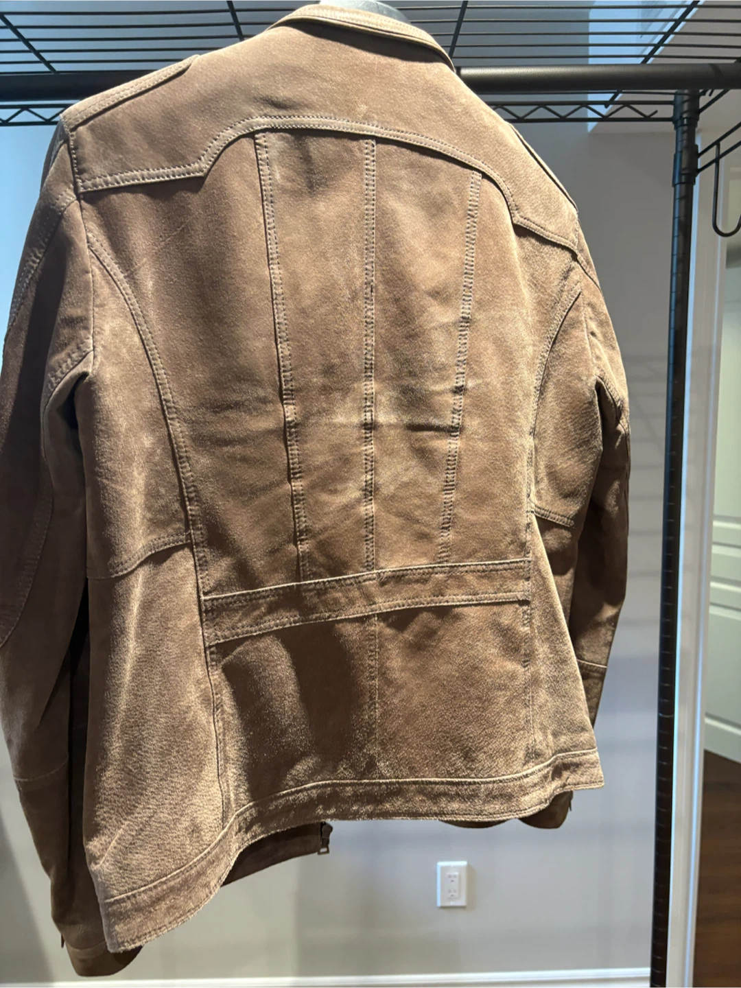 Danier Suede Jacket - Size M - photo 5