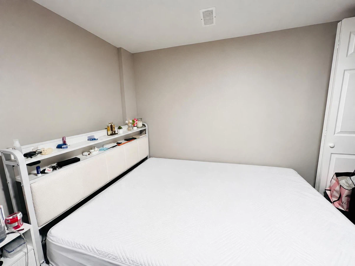 Bed frame with mattress - photo 2