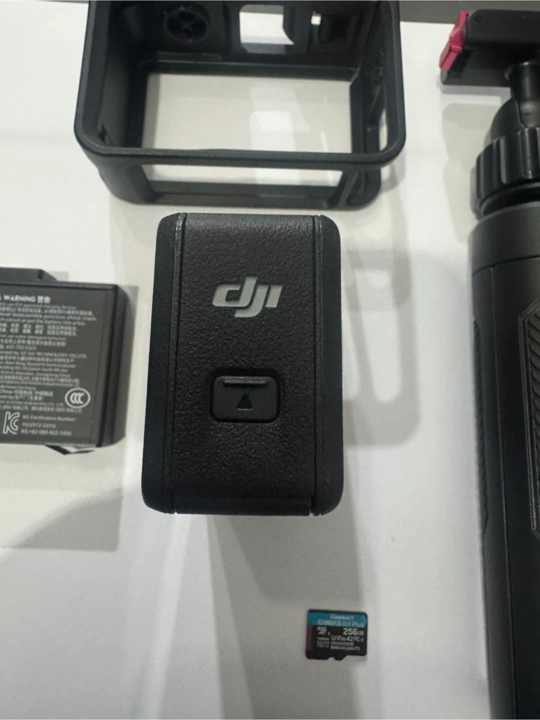 DJI Action 4 Camera with 256GB microSD Card - photo 2