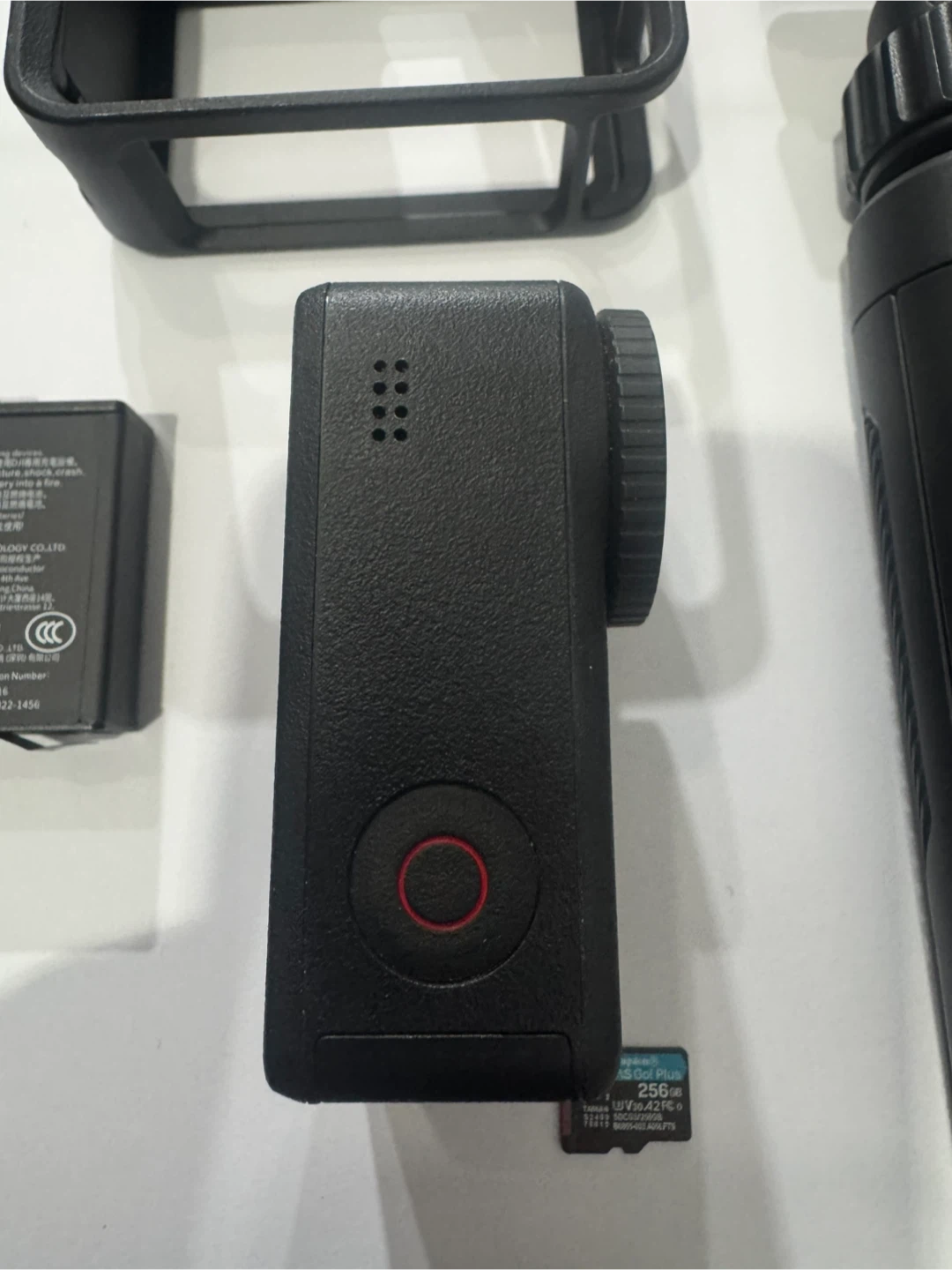 DJI Action 4 Camera with 256GB microSD Card - photo 3