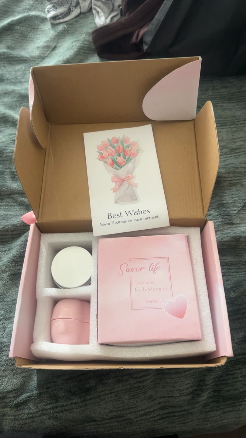 Savor Life Candle & Lip Balm Gift Set - photo 4