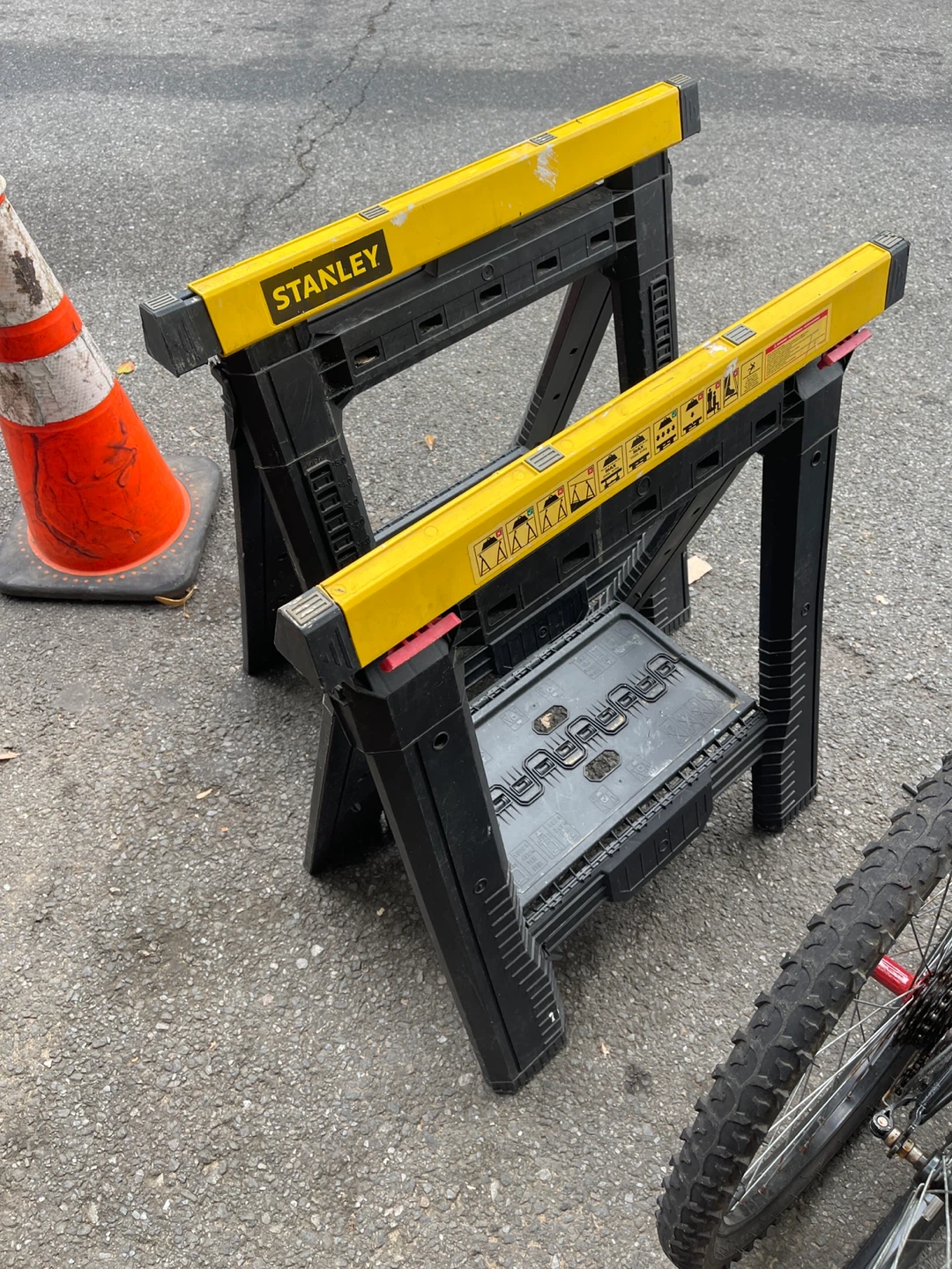 Stanley Sawhorses (Pair)