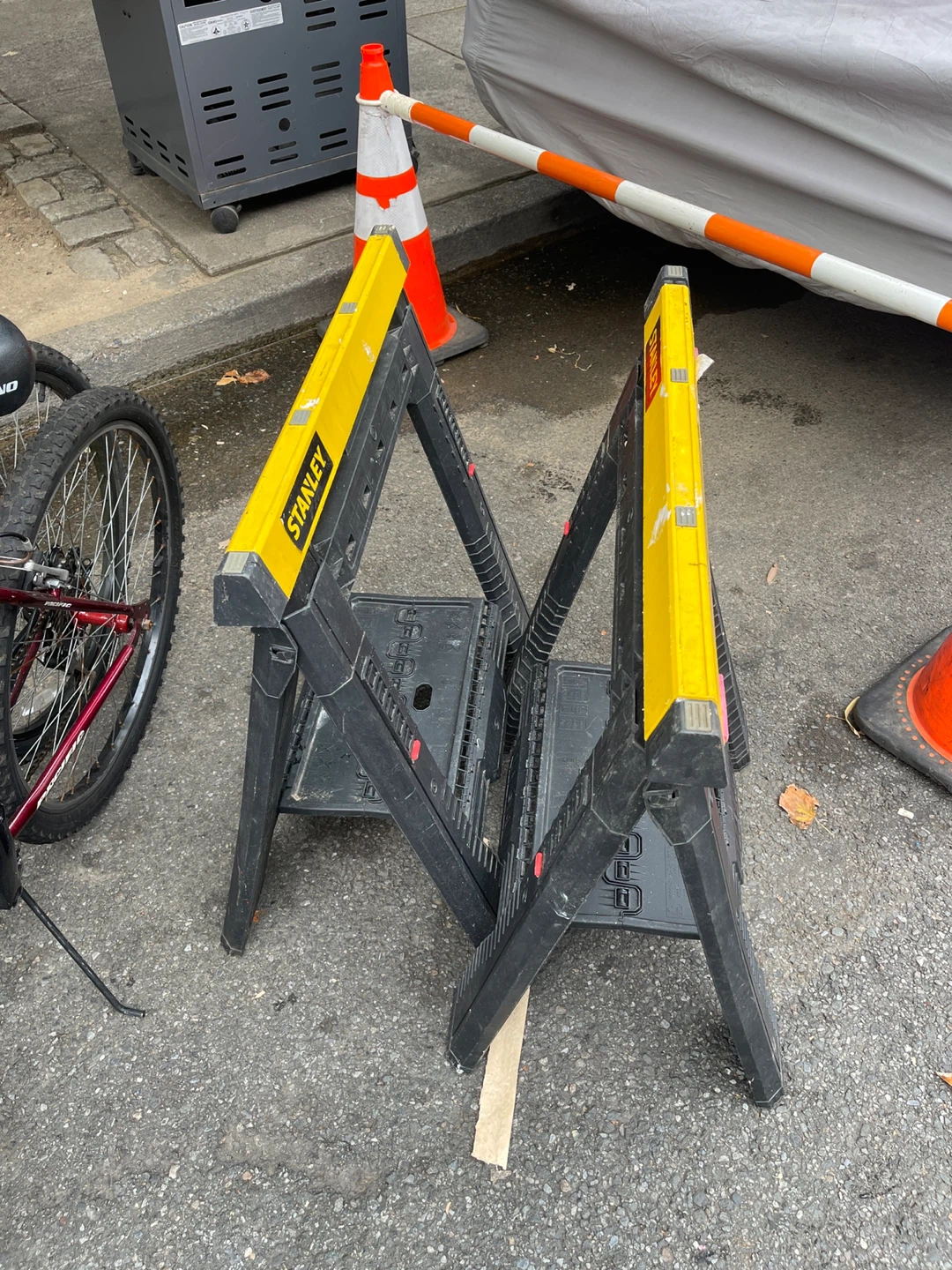 Stanley Sawhorses (Pair) - photo 2