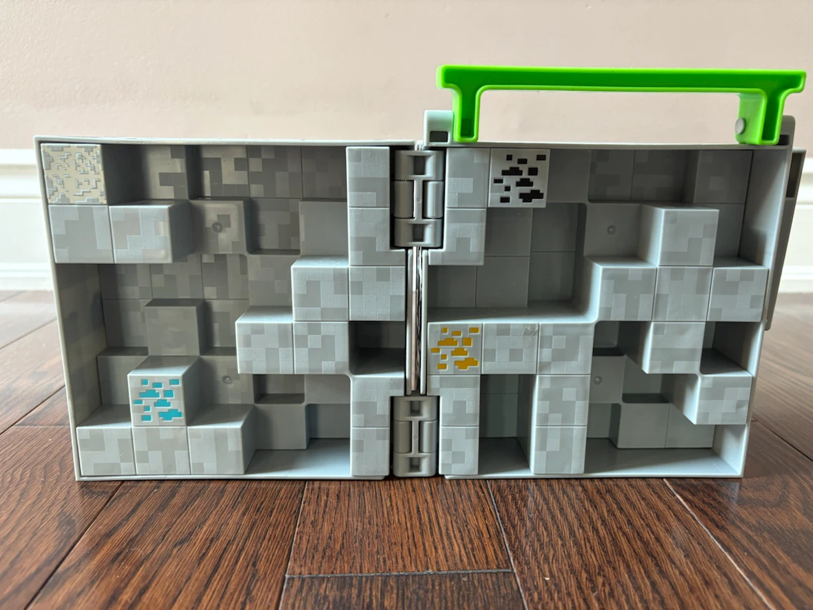Minecraft Carry Case with Blocks and Ender Dragon Figure - photo 2