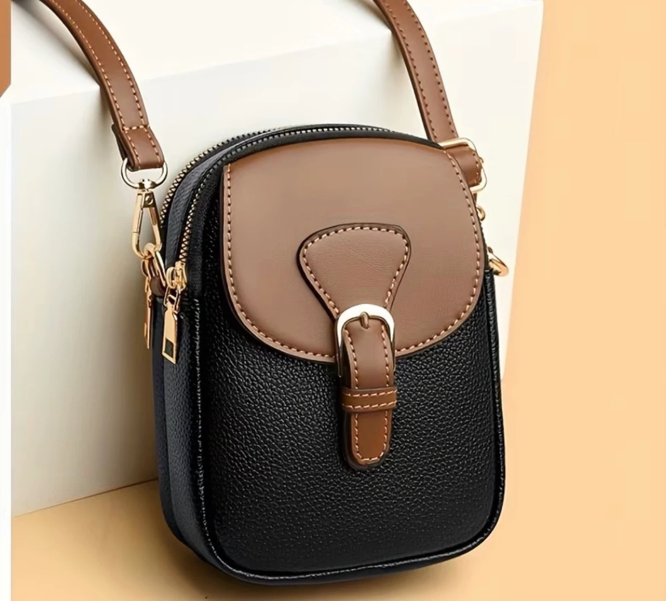 Women’s crossbody bags