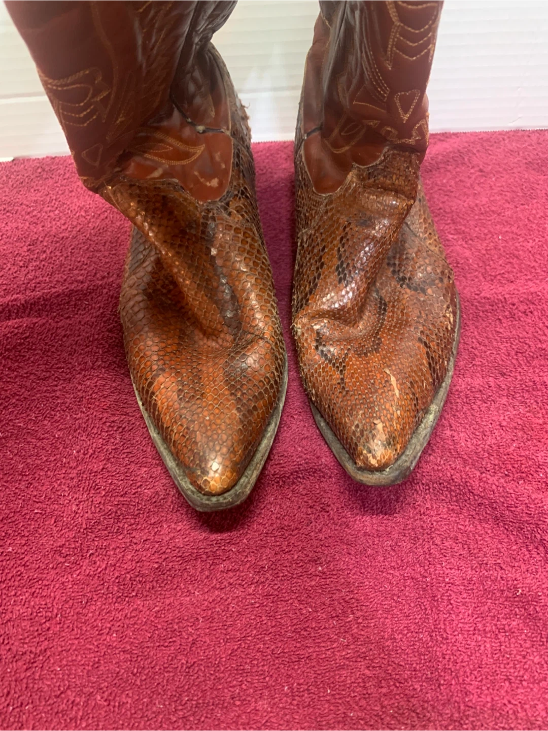 SNAKESKIN COWBOY BOOTS - photo 3