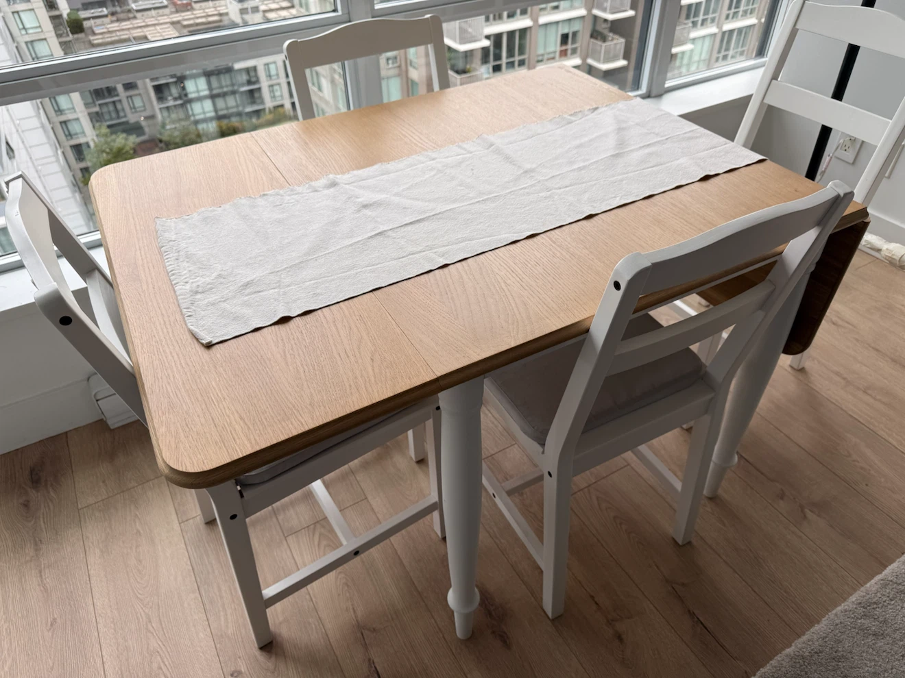 Drop Leaf Dining Table and 4 Chairs Set