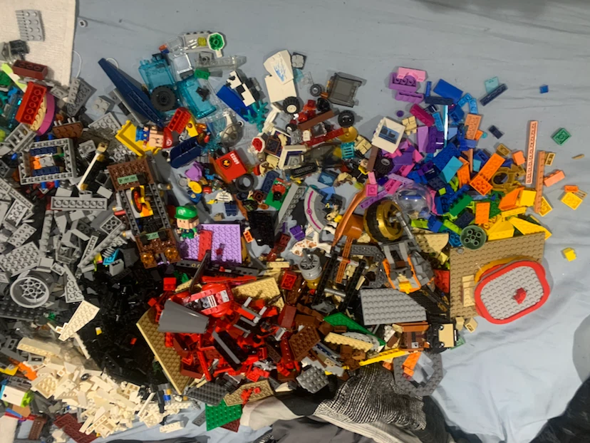 TONS OF LEGO 25 LBS - photo 2
