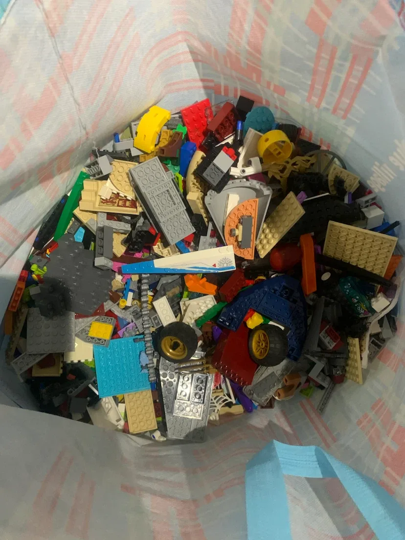 TONS OF LEGO 25 LBS - photo 4