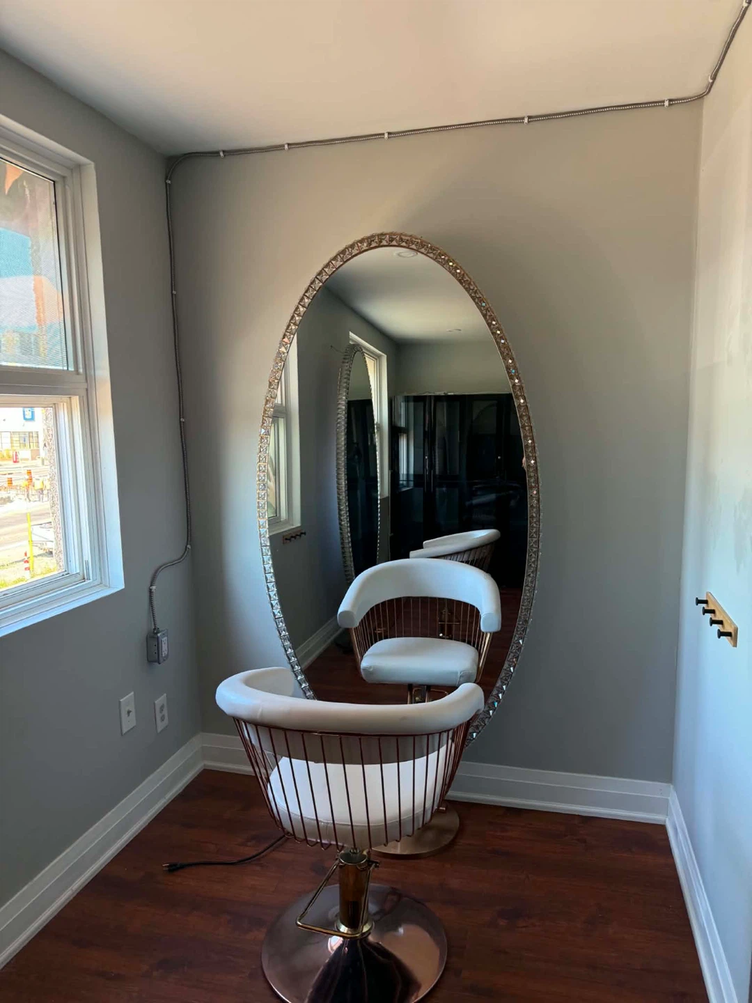 Oval Standing Mirror with Crystal Embellished Frame - photo 2