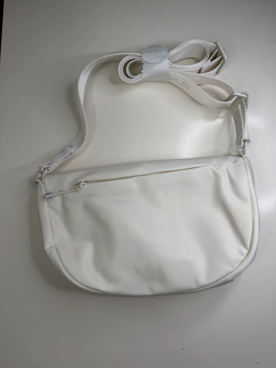 White Lolë Crossbody Bag - photo 2