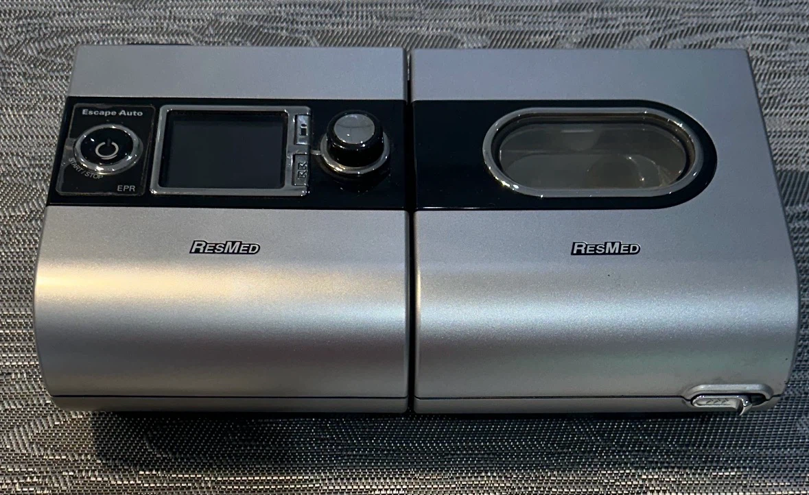 ResMed S9 Escape Auto CPAP Machine with Humidifier