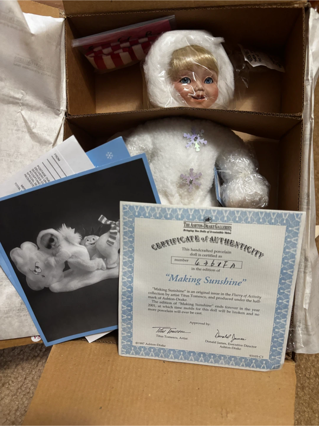 Ashton-Drake and Knowles mint condition porcelain dolls - photo 4
