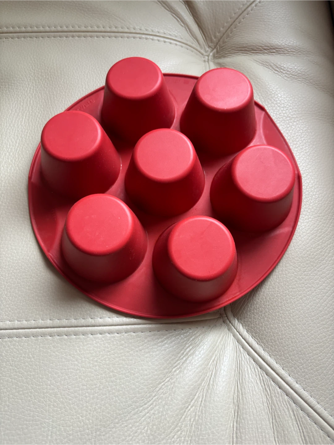 Tupperware Silicone Muffin /cupcake Mold